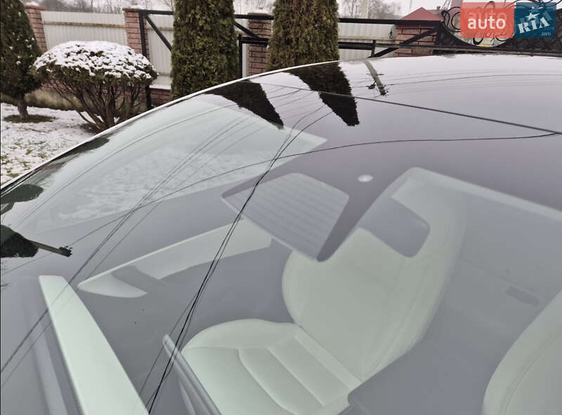 Седан Tesla Model 3 2019 в Львове