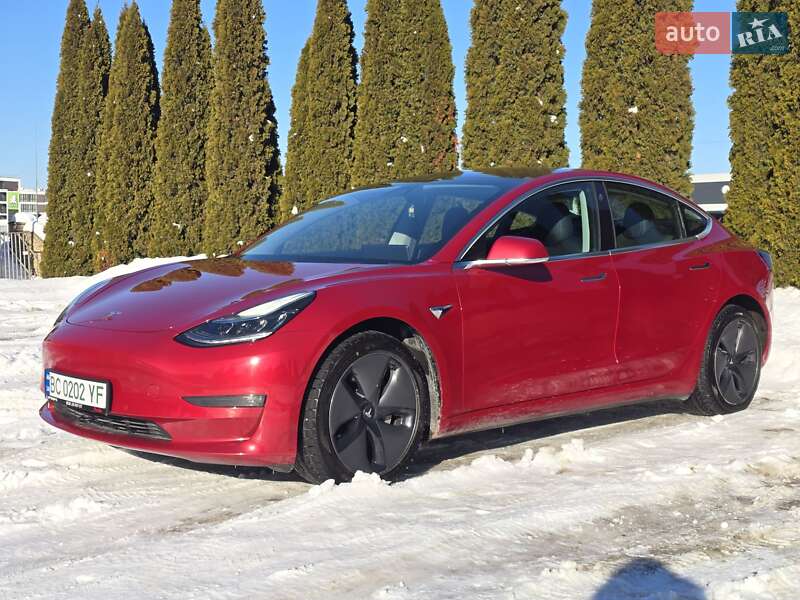 Седан Tesla Model 3 2019 в Львові