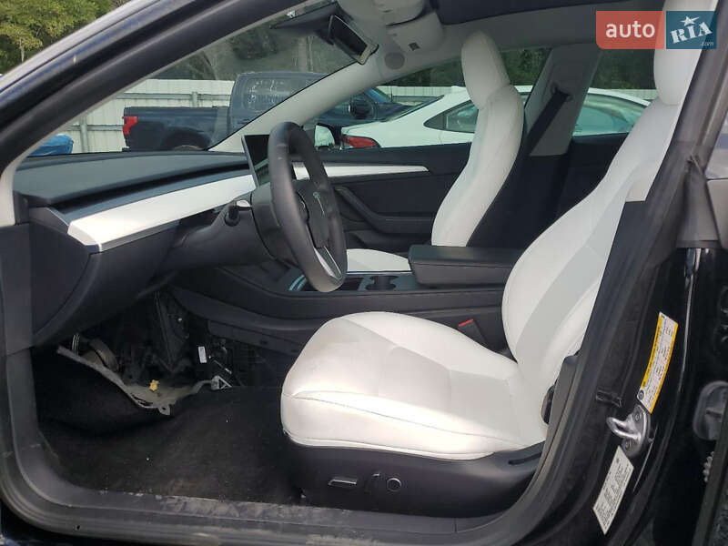 Седан Tesla Model 3 2022 в Виннице