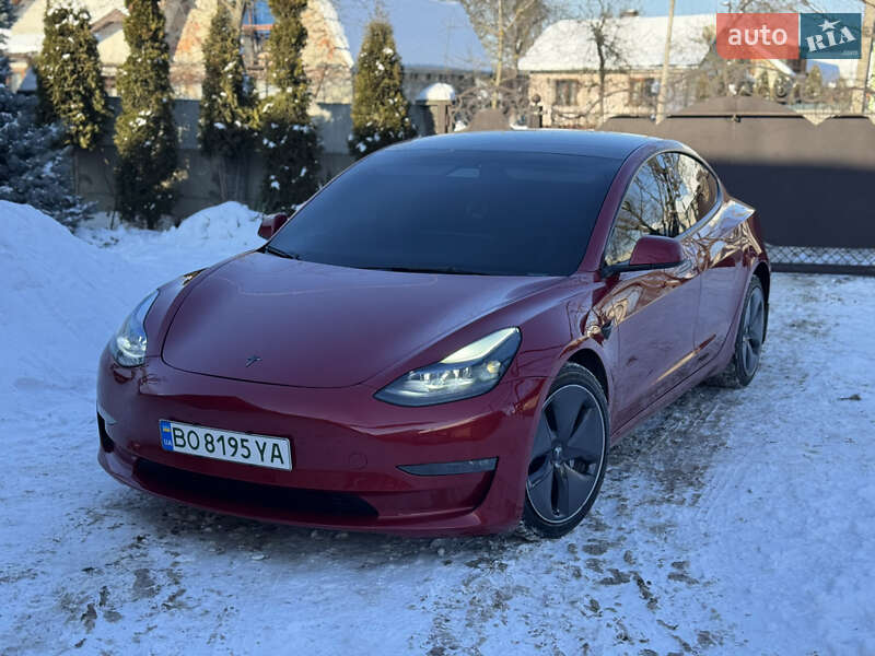 Седан Tesla Model 3 2021 в Ивано-Франковске