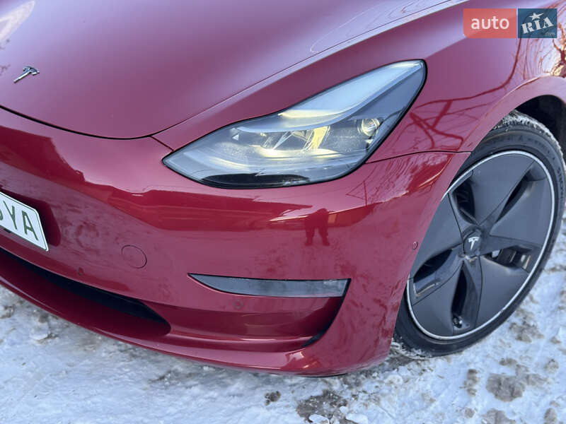 Седан Tesla Model 3 2021 в Ивано-Франковске