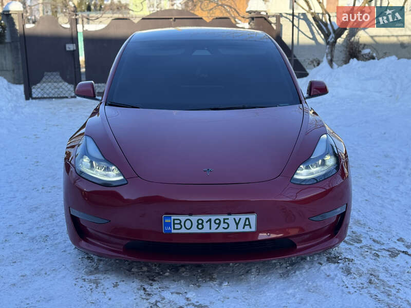 Седан Tesla Model 3 2021 в Ивано-Франковске