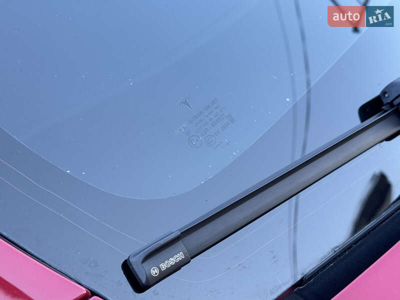 Седан Tesla Model 3 2021 в Ивано-Франковске