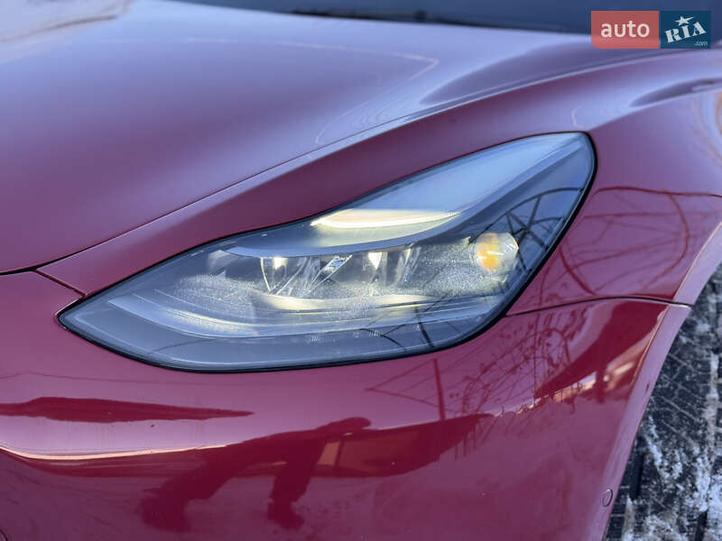 Седан Tesla Model 3 2021 в Ивано-Франковске