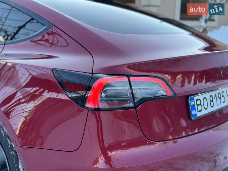 Седан Tesla Model 3 2021 в Ивано-Франковске