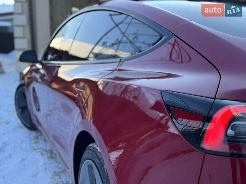 Седан Tesla Model 3 2021 в Ивано-Франковске