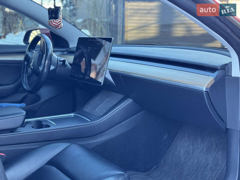 Седан Tesla Model 3 2021 в Ивано-Франковске
