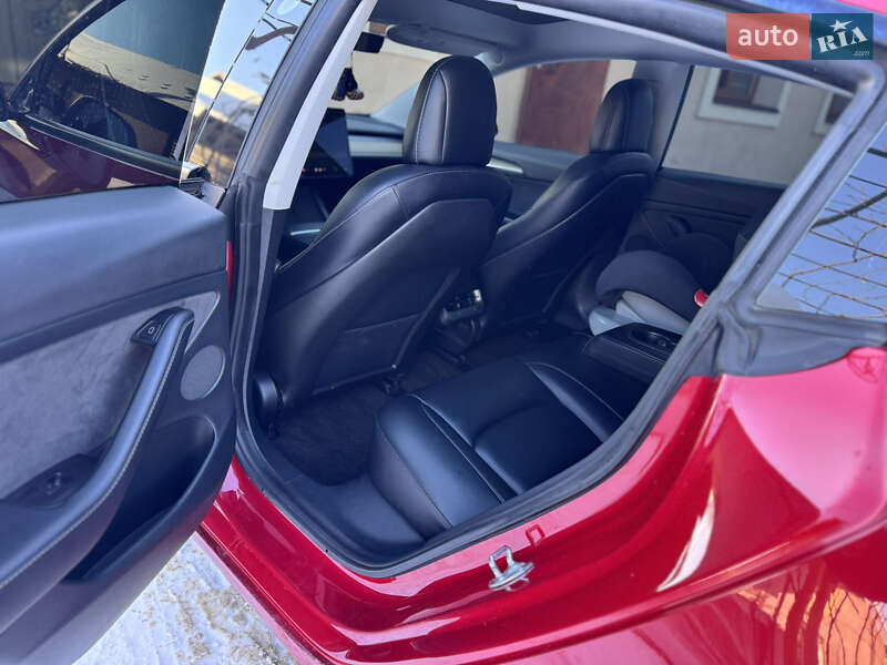 Седан Tesla Model 3 2021 в Ивано-Франковске