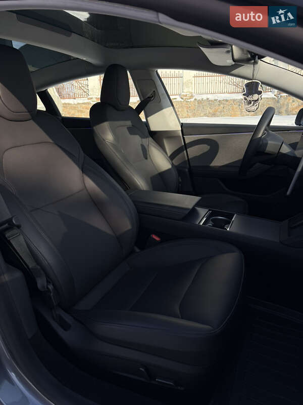 Седан Tesla Model 3 2024 в Білій Церкві