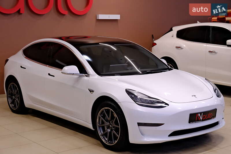 Седан Tesla Model 3 2019 в Одессе