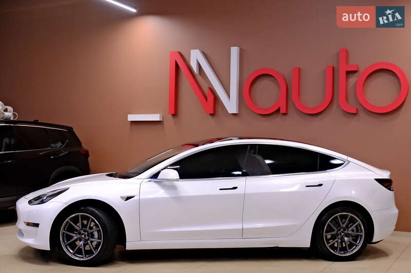 Седан Tesla Model 3 2019 в Одессе