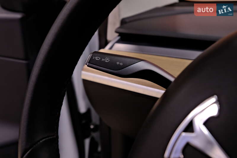 Седан Tesla Model 3 2019 в Одессе