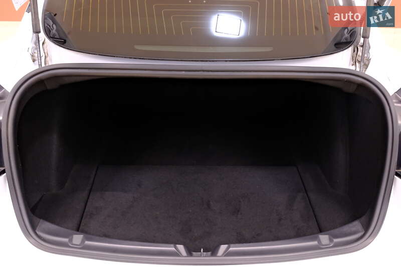 Седан Tesla Model 3 2019 в Одессе