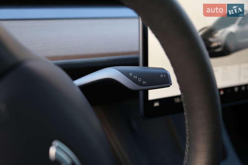 Седан Tesla Model 3 2023 в Києві