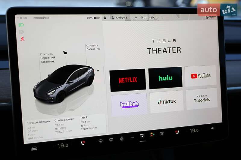 Седан Tesla Model 3 2023 в Києві