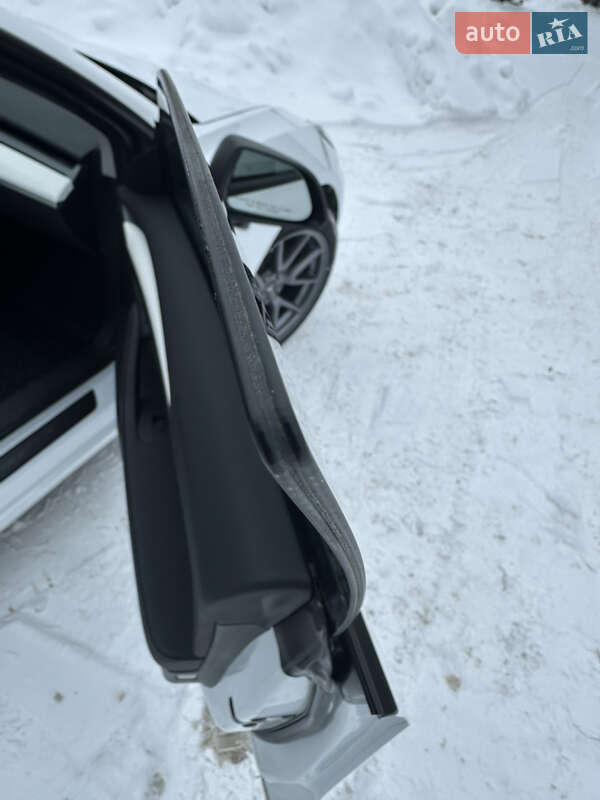 Седан Tesla Model 3 2022 в Ковелі