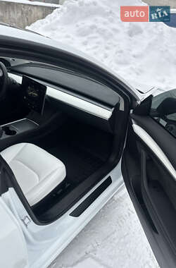 Седан Tesla Model 3 2022 в Ковелі