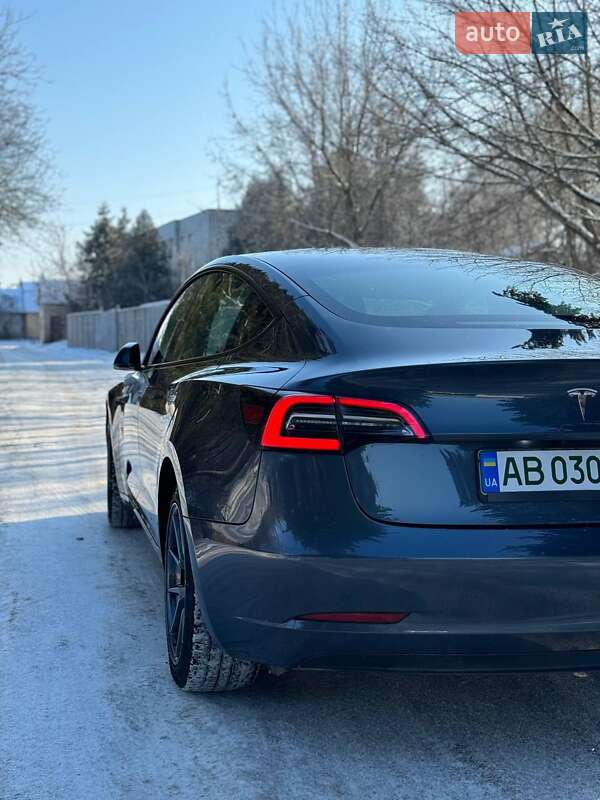 Седан Tesla Model 3 2023 в Хмельницком