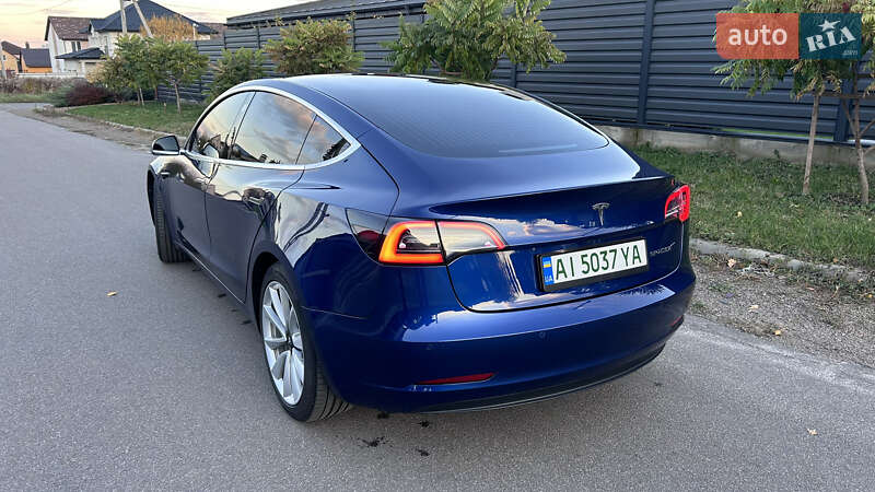 Седан Tesla Model 3 2019 в Києві