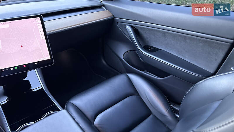 Седан Tesla Model 3 2019 в Києві