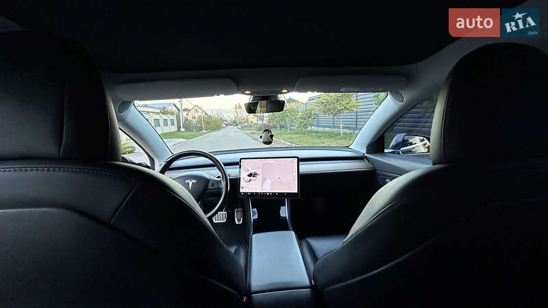 Седан Tesla Model 3 2019 в Києві