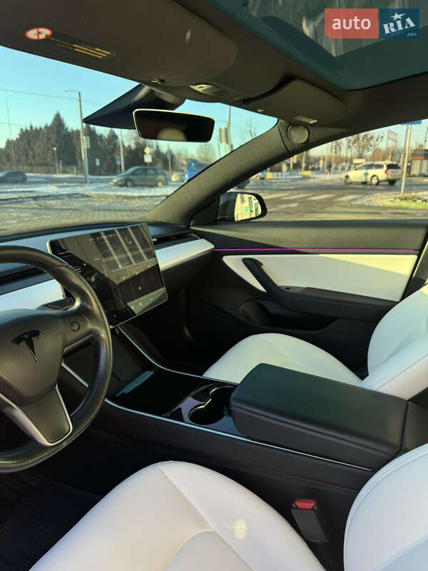 Седан Tesla Model 3 2019 в Львові фото 16 Седан Tesla Model 3 2019 в Львові