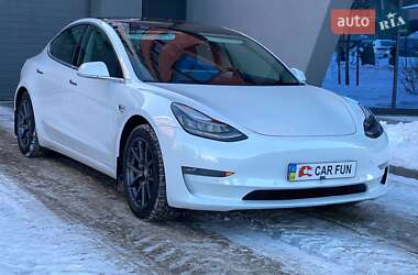 Седан Tesla Model 3 2018 в Львові