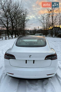 Седан Tesla Model 3 2019 в Киеве