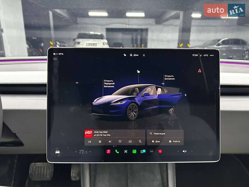 Седан Tesla Model 3 2024 в Чернівцях