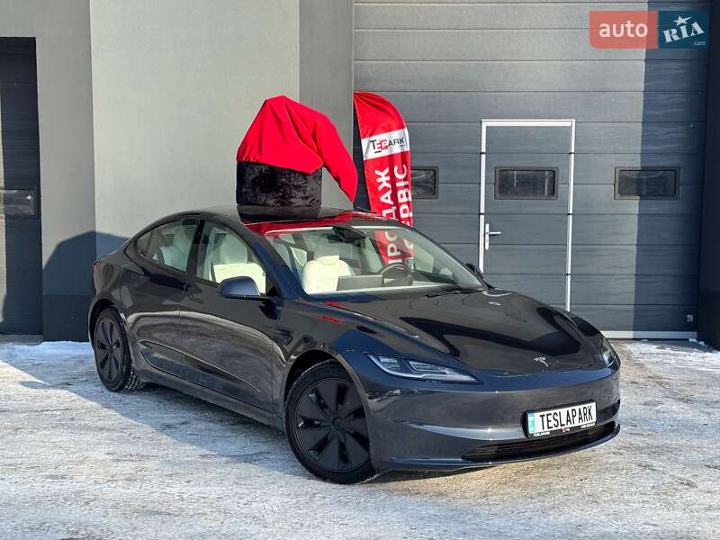 Tesla Model 3 2024