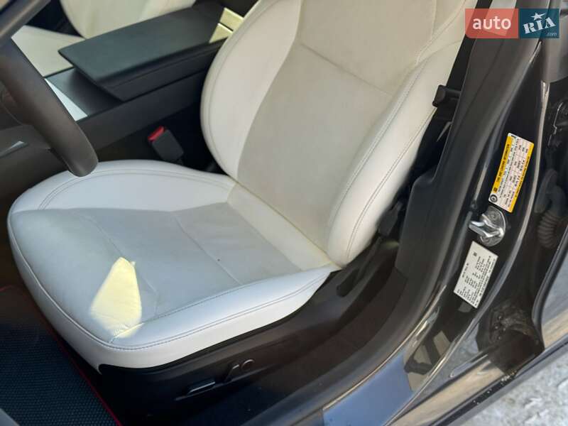 Седан Tesla Model 3 2024 в Киеве