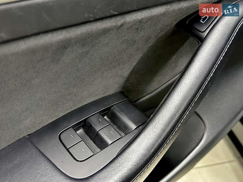 Седан Tesla Model 3 2021 в Николаеве