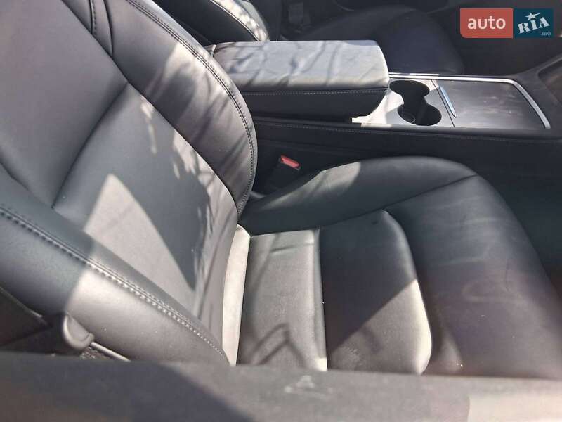 Седан Tesla Model 3 2023 в Белой Церкви