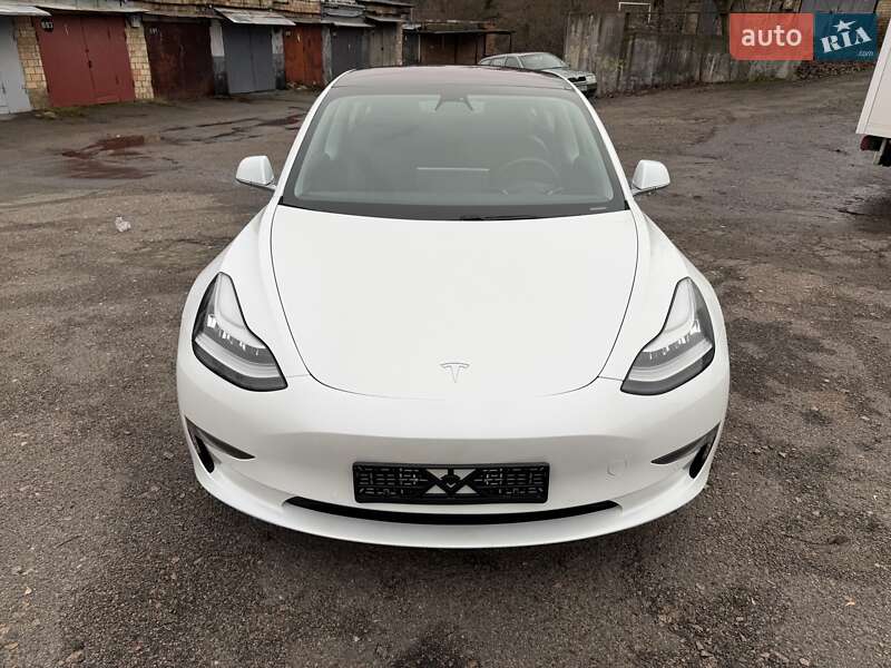 Седан Tesla Model 3 2018 в Киеве