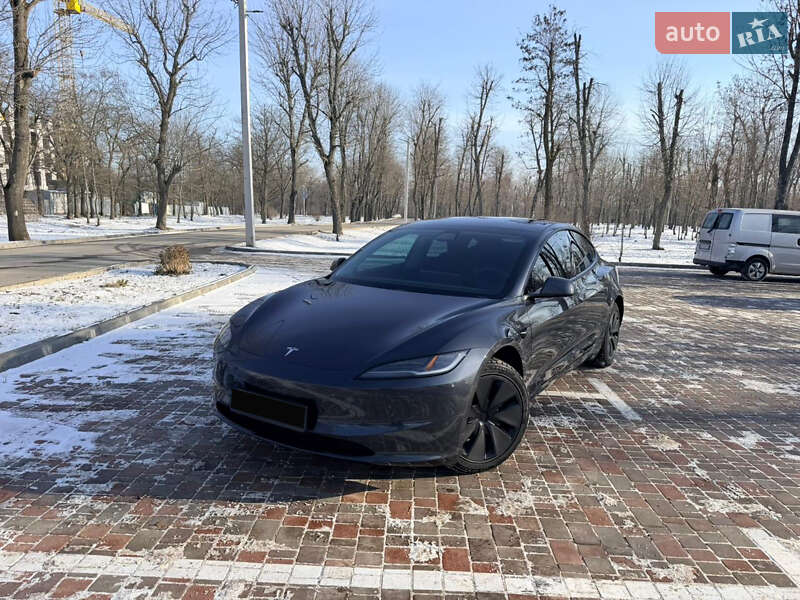 Седан Tesla Model 3 2024 в Кропивницькому фото Седан Tesla Model 3 2024 в Кропивницькому