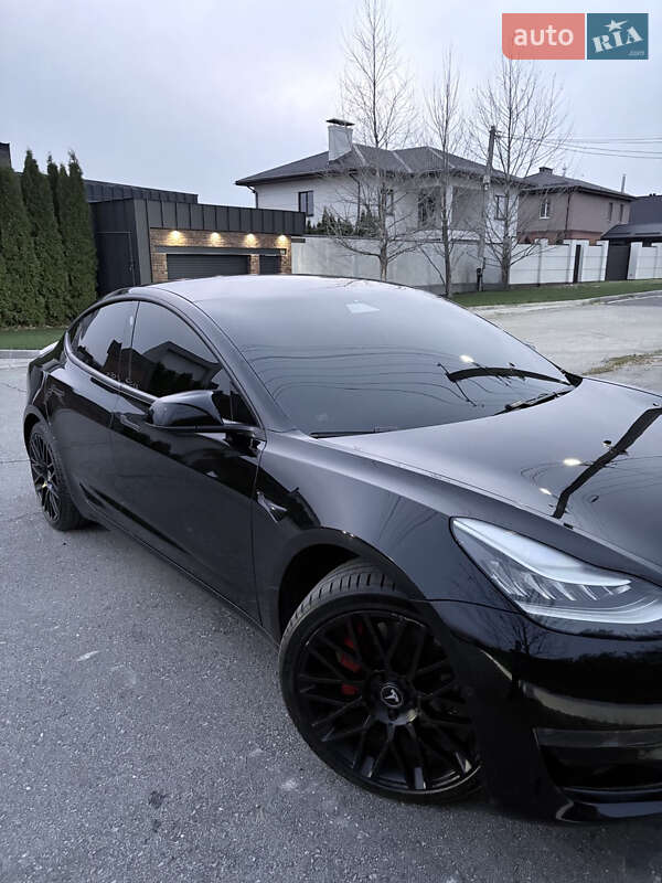Седан Tesla Model 3 2019 в Дніпрі