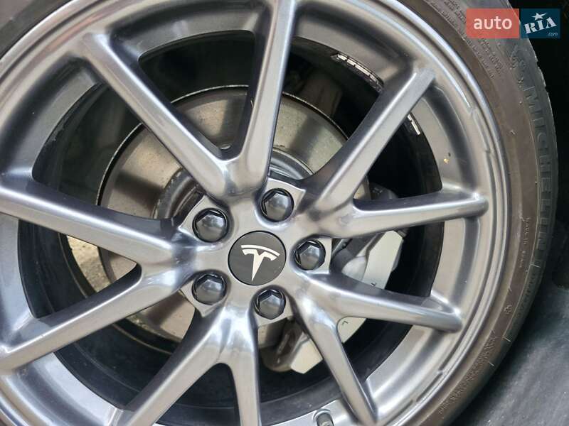 Седан Tesla Model 3 2019 в Запорожье