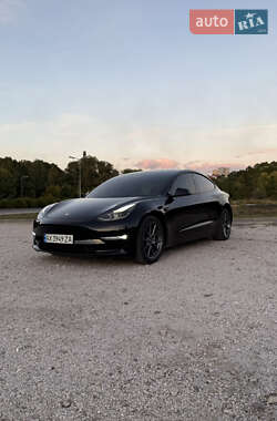 Седан Tesla Model 3 2021 в Дніпрі