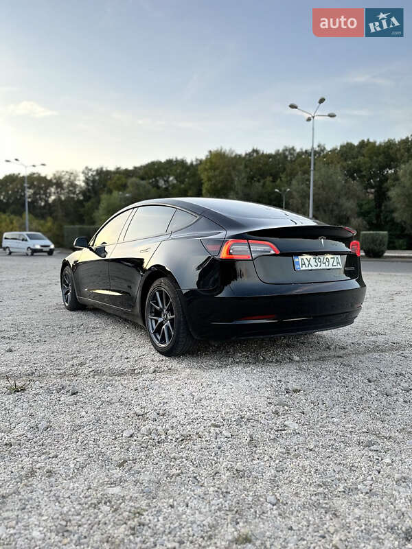 Седан Tesla Model 3 2021 в Дніпрі