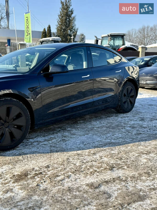 Седан Tesla Model 3 2024 в Вінниці