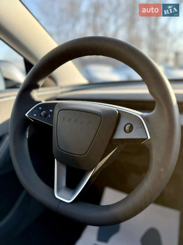 Седан Tesla Model 3 2024 в Вінниці