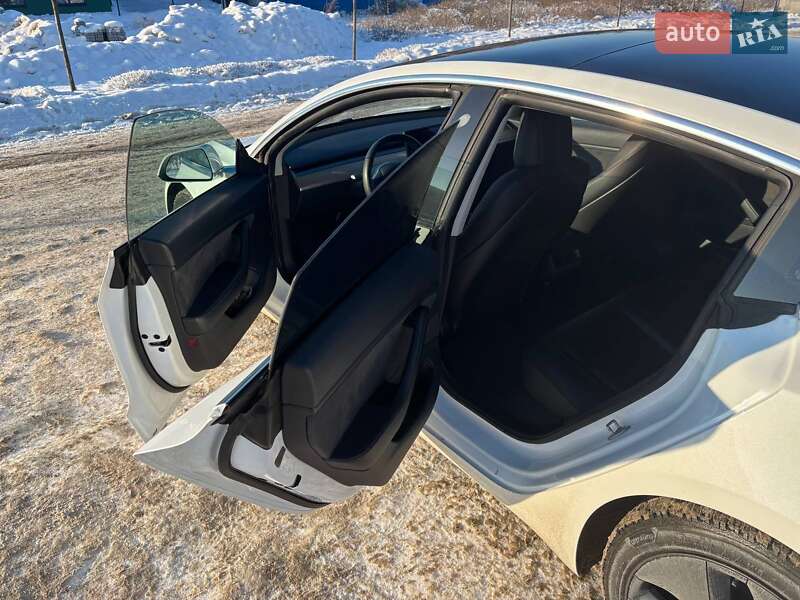 Седан Tesla Model 3 2019 в Ирпене