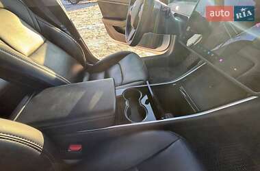 Седан Tesla Model 3 2019 в Ирпене