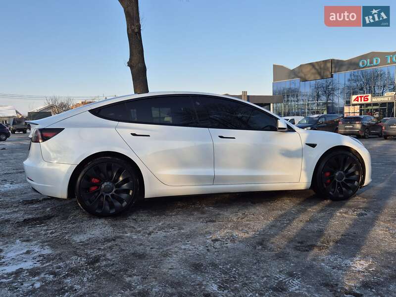 Седан Tesla Model 3 2022 в Вінниці
