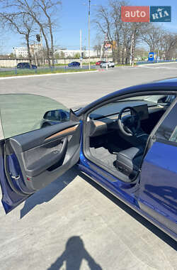 Седан Tesla Model 3 2023 в Одессе