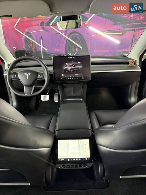 Седан Tesla Model 3 2022 в Киеве