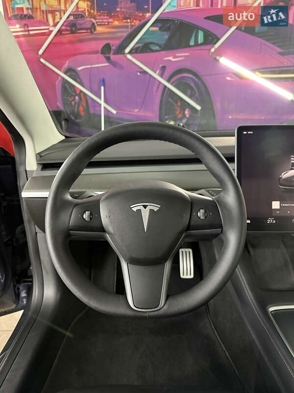 Седан Tesla Model 3 2022 в Киеве