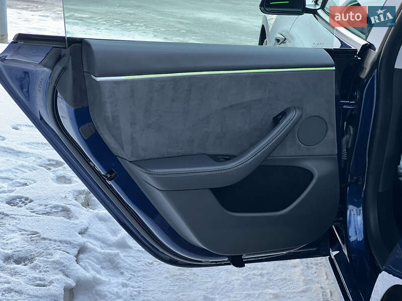 Седан Tesla Model 3 2024 в Киеве фото 40 Седан Tesla Model 3 2024 в Киеве