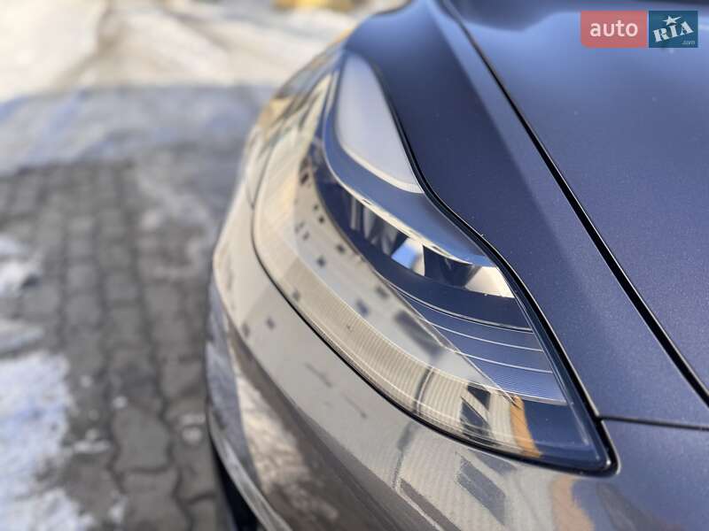 Седан Tesla Model 3 2022 в Львове