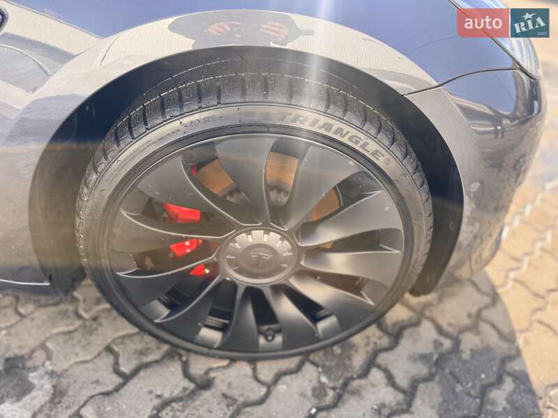 Седан Tesla Model 3 2022 в Львове